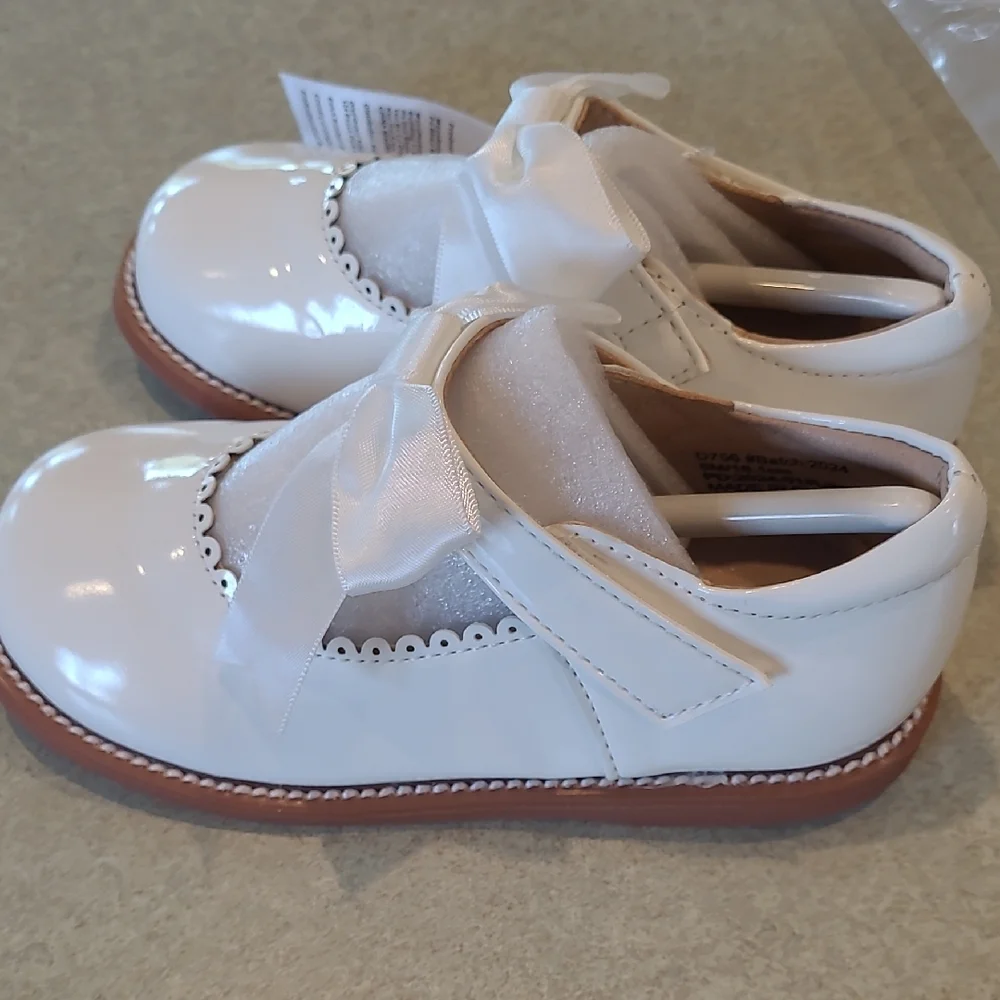 Otter MOMO White Baby Shoes with Bow